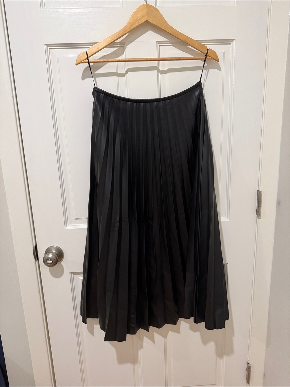 NWOT Zara Black Pleated Midi Skirt